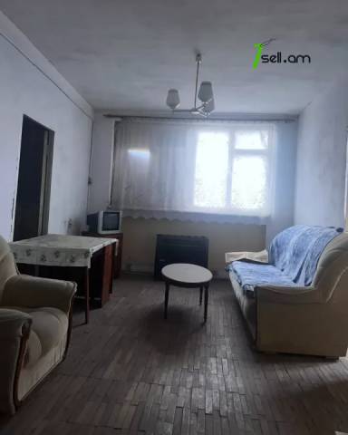 4 սենյականոց բնակարան Արամի փողոցում, 116 ք.մ., 2 սանհանգույց, մի քանի պատշգամբ, 2/5 հարկ, քարե շենք