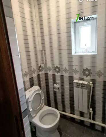 Մեկ հարկանի քարե տուն 1-ին փողոցում Ջրվեժում, 134 ք.մ., կապիտալ վերանորոգված