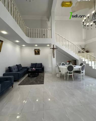 Երկու հարկանի քարե տուն Գևորգ Հովսեփյանի փողոցում Նորք Մարաշում, 282 քմ, 2 սանհանգույց