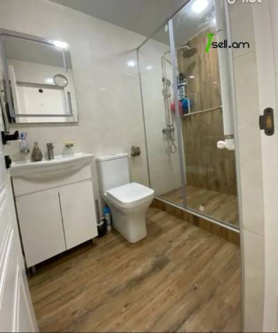 2 սենյականոց բնակարան Գրիգոր Արծրունու փողոցում, 63 քմ, նախավերջին հարկ, կապիտալ վերանորոգված