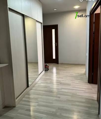 4 սենյականոց բնակարան Թամանյան փողոցում, 100 քմ, 2/5 հարկ, կապիտալ վերանորոգված, քարե շենք