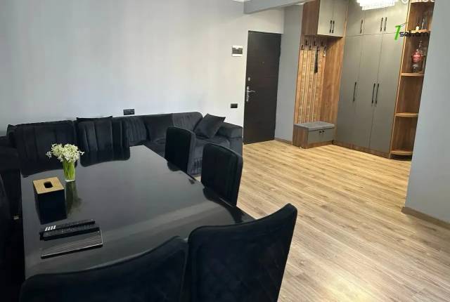 4 սենյականոց բնակարան, Նորաշեն թաղամաս, 83 ք.մ., 11/16 հարկ, 2 սանհանգույց, կապիտալ վերանորոգված