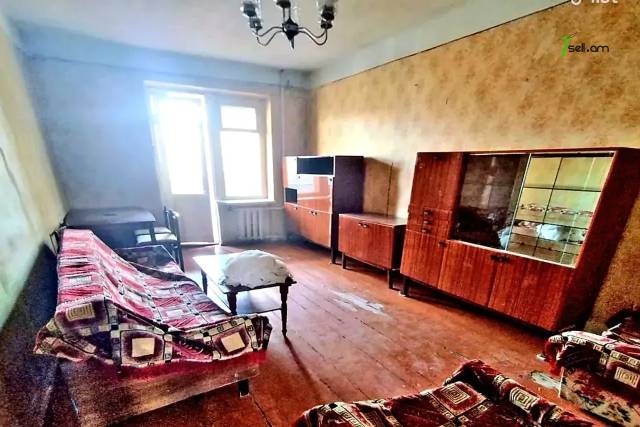 2 սենյականոց բնակարան Բակունցի փողոցում, 60 քմ, նախավերջին հարկ, քարե շենք