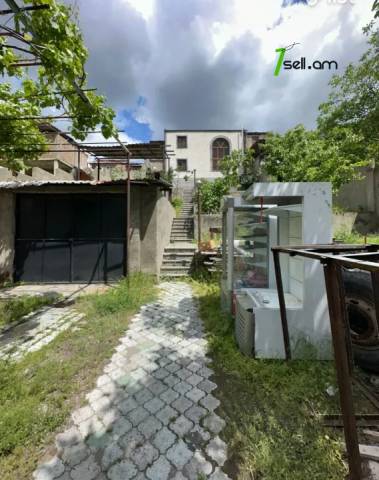 Երկու հարկանի քարե տուն Գևորգ Հովսեփյանի փողոցում Նորք Մարաշում, 282 քմ, 2 սանհանգույց
