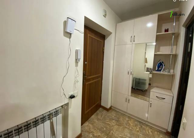 2 սենյականոց բնակարան Վահրամ Փափազյան փողոցում, 50 քմ, 3/5 հարկ, բարձր առաստաղներ, եվրովերանորոգված