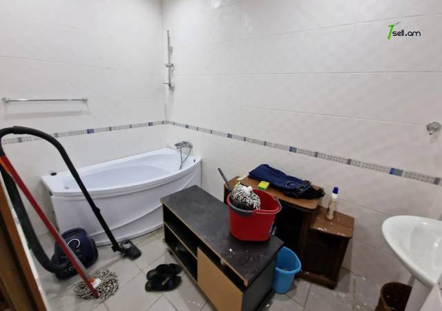 Երկու հարկանի քարե տուն Բաբայան փողոցում Արաբկիրում, 600 ք.մ., 3+ սանհանգույց, կապիտալ վերանորոգված