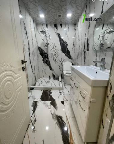 3 սենյականոց բնակարան նորակառույց շենքում Դուրյան փողոցում, 81 ք.մ., 1/3 հարկ, բարձր առաստաղներ