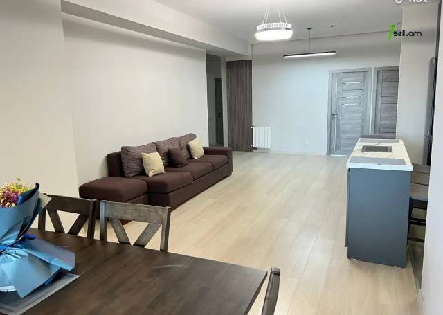 4 սենյականոց բնակարան նորակառույց շենքում Արամ Խաչատրյան փողոցում, 104 քմ, 5/13 հարկ