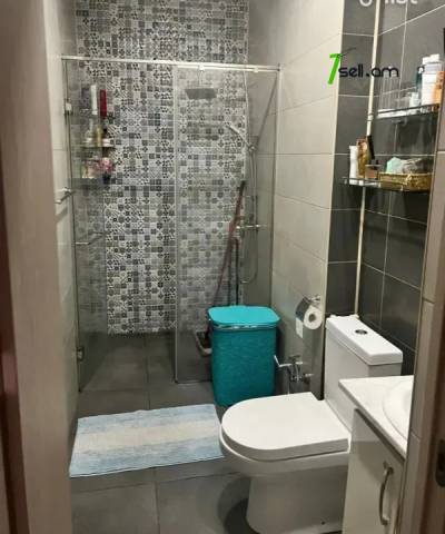 3 սենյականոց բնակարան Դերենիկ Դեմիրճյանի փողոցում, 85 քմ, 5/9 հարկ, կապիտալ վերանորոգված