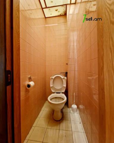 3 սենյականոց բնակարան Մեսրոպ Մաշտոցի պողոտայում, 110 ք.մ., բարձր առաստաղներ, նախավերջին հարկ