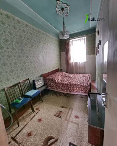 Մեկ հարկանի քարե տուն Սևքարեցի Սաքոյի փողոցում Արաբկիրում, 152 ք.մ.