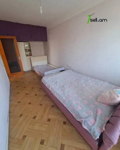 3 սենյականոց բնակարան Երվանդ Քոչարի փողոցում, 95 ք.մ., 4/13 հարկ, մի քանի պատշգամբ