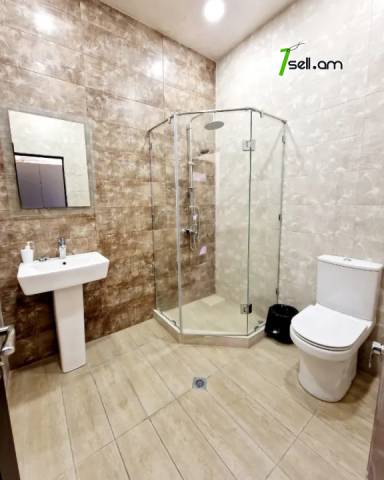 Երկու հարկանի քարե տուն, Նորք-Մարաշ վարչական շրջան Նորք Մարաշում, 1000 քմ, 3+ սանհանգույց