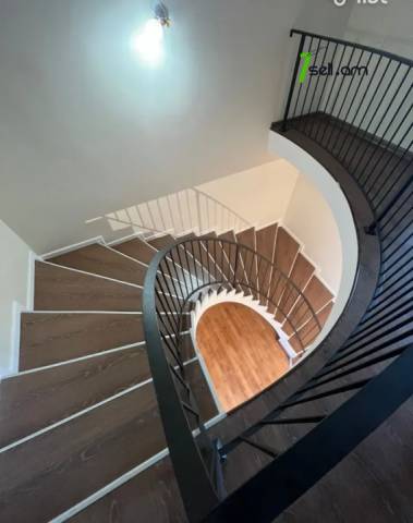 Երկու հարկանի քարե տուն 39-րդ փողոցում Զովունիում, 180 ք.մ., կապիտալ վերանորոգված