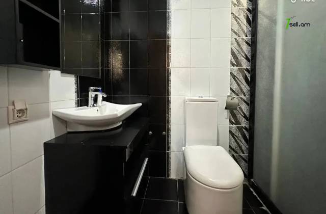 3 սենյականոց բնակարան նորակառույց շենքում Արամի փողոցում, 143 քմ, 4/13 հարկ, 2 սանհանգույց