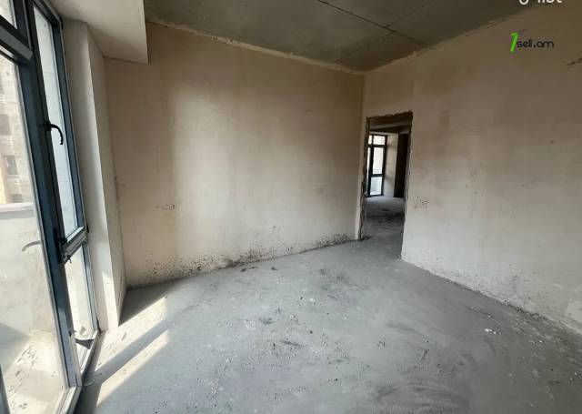 4 սենյականոց բնակարան նորակառույց շենքում Պարույր Սևակի փողոցում, 89 ք.մ., 5/15 հարկ