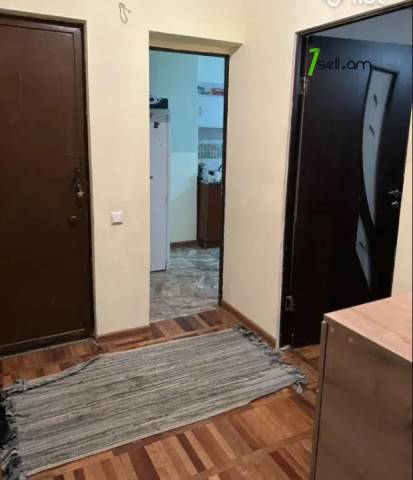 3 սենյականոց բնակարան Մինսկի փողոցում, 78 քմ, 5/9 հարկ, կապիտալ վերանորոգված