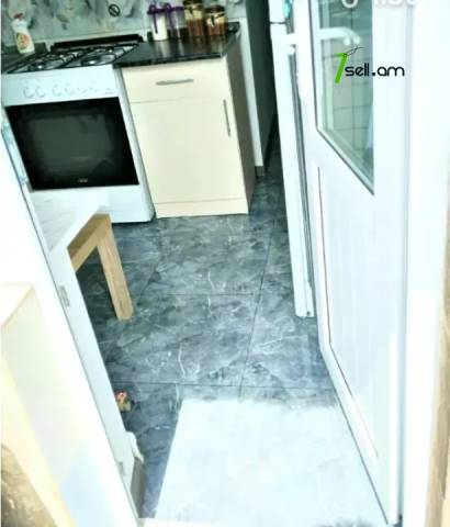 1 սենյականոց բնակարան Ռոստովյան փողոցում, 35 ք.մ., 3/5 հարկ, եվրովերանորոգված, քարե շենք