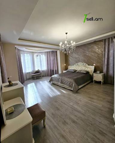 Երկու հարկանի քարե տուն, Նոյ թաղամաս Աջափնյակում, 820 քմ, 3+ սանհանգույց, կապիտալ վերանորոգված