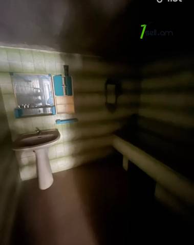 Երկու հարկանի քարե տուն Աբովյանում, 1170 ք.մ., 2 սանհանգույց, մասնակի վերանորոգում