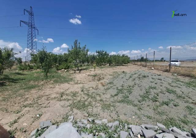 Մեկ հարկանի քարե տուն Զովունիում, 1050 քմ