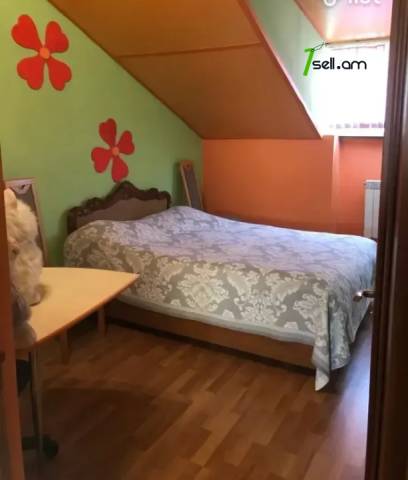 8 սենյականոց բնակարան Գյուրջյան փողոցում, 170 ք.մ., 2 սանհանգույց, դիզայներական ոճով վերանորոգված