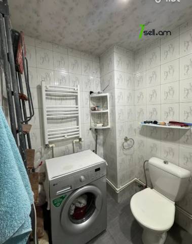 1 սենյականոց բնակարան Վիկտոր Համբարձումյան փողոցում, 43 ք.մ., 2/9 հարկ, կապիտալ վերանորոգված