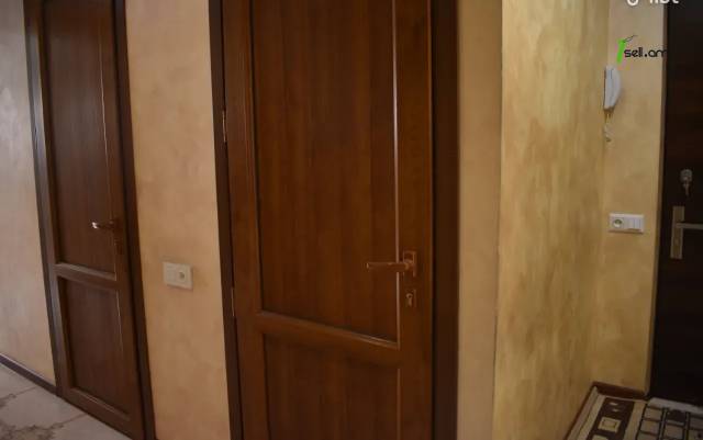 5 սենյականոց բնակարան Դրոյի փողոցում, 124 քմ, նախավերջին հարկ, 2 սանհանգույց, մի քանի պատշգամբ