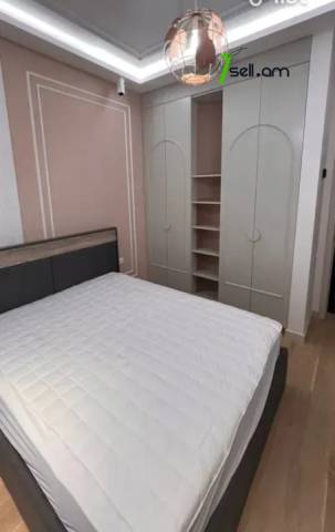 Երկու հարկանի թաունհաուզ Վերին Անտառային փողոցում կենտրոնում, 250 ք.մ., 3+ սանհանգույց