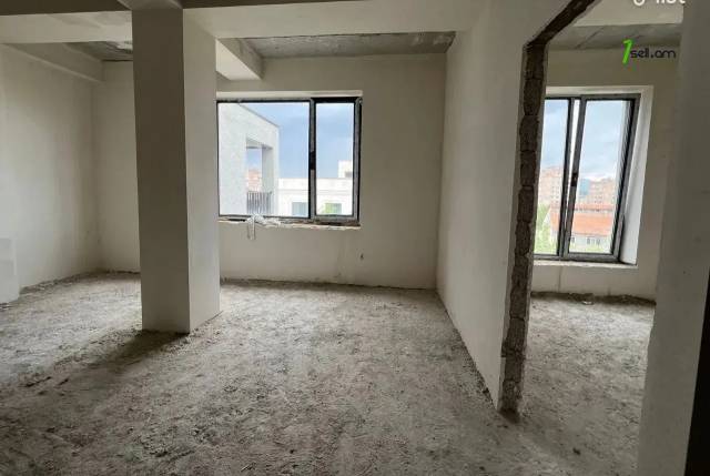 2 սենյականոց բնակարան նորակառույց շենքում, Դուրյան թաղամաս, 44 քմ, նախավերջին հարկ, բարձր առաստաղներ