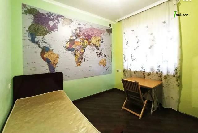 3 սենյականոց բնակարան Ավետիս Ահարոնյան փողոցում, 77 ք.մ., 2/5 հարկ, կապիտալ վերանորոգված, քարե շենք