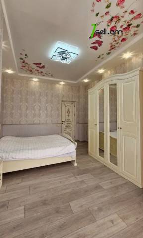 3 սենյականոց բնակարան նորակառույց շենքում Վարդանանց փողոցում, 100 քմ, նախավերջին հարկ, 2 սանհանգույց