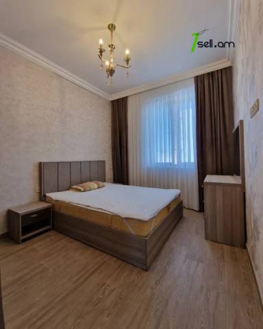 Երկու հարկանի թաունհաուզ, Գ-1 թաղամաս Աջափնյակում, 400 ք.մ., 2 սանհանգույց, կապիտալ վերանորոգված