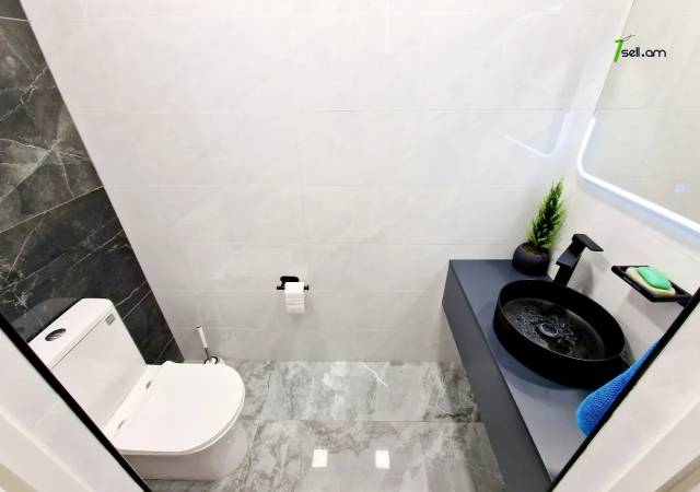 Երեք հարկանի թաունհաուզ, Դուրյան թաղամաս Ավանում, 330 ք.մ., 3+ սանհանգույց