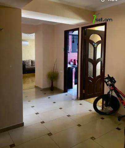 3 սենյականոց բնակարան Զորավար Անդրանիկի փողոցում, 96 ք.մ., 12/14 հարկ, կապիտալ վերանորոգված