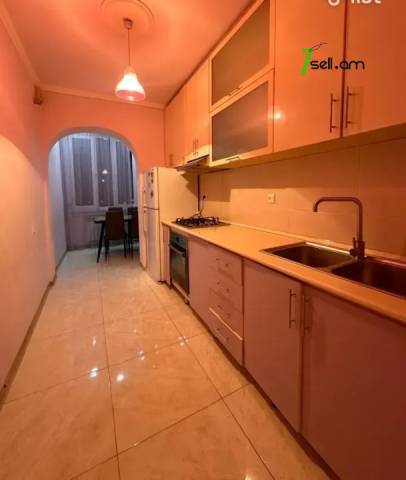 3 սենյականոց բնակարան, Մելիք Մելիքյան փողոցի նրբանցք, 81 ք.մ., 2/9 հարկ, կապիտալ վերանորոգված