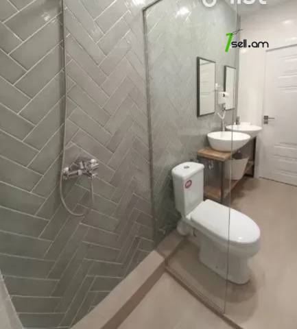 Երկու հարկանի քարե տուն, Դավթաշեն 2-րդ թաղամաս Դավիթաշենում, 170 ք.մ., 2 սանհանգույց