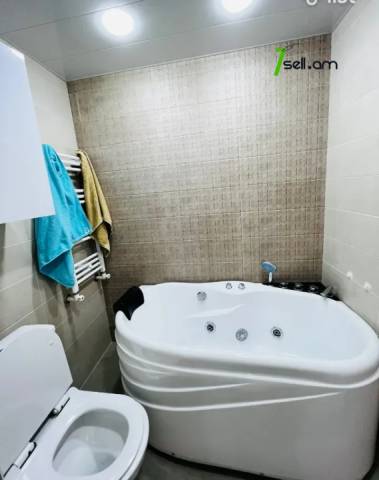 2 սենյականոց բնակարան Արամ Խաչատրյան փողոցում, 49 քմ, 9/13 հարկ, եվրովերանորոգված