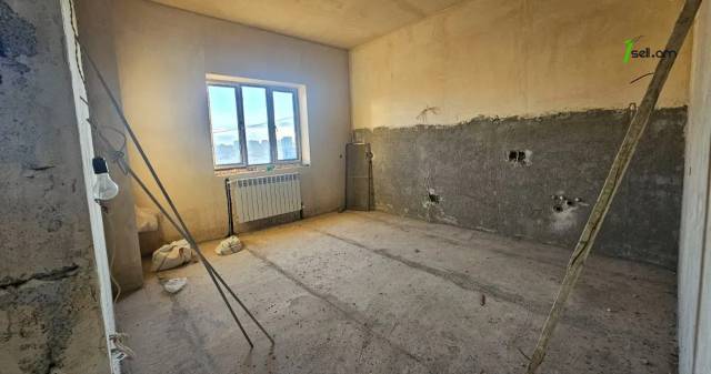 Երեք հարկանի քարե տուն Խաչատուր Աբովյանի 21-րդ փողոցում Առինջում, 1360 ք.մ., 3+ սանհանգույց