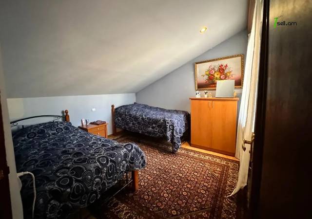 4 սենյականոց բնակարան Մեսրոպ Մաշտոցի պողոտայում, 135 ք.մ., 2 սանհանգույց, կապիտալ վերանորոգված