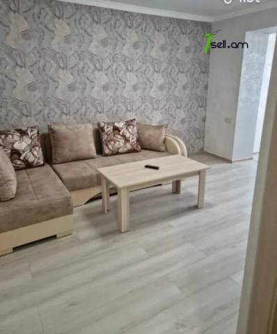 2 սենյականոց բնակարան Հակոբ Հակոբյան փողոցում, 50 ք.մ., եվրովերանորոգված, քարե շենք