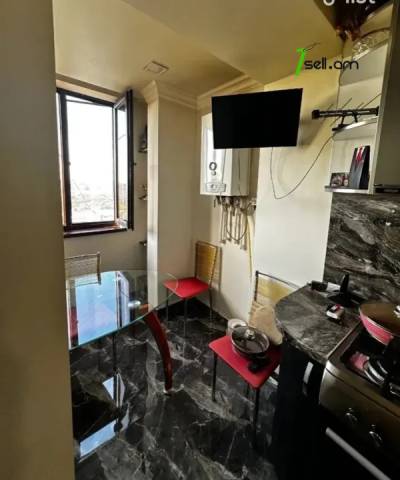 3 սենյականոց բնակարան Դավիթ Մալյան փողոցում, 79 ք.մ., եվրովերանորոգված, քարե շենք