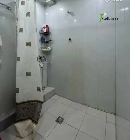 3 սենյականոց բնակարան Սարյանի փողոցում, 82 քմ, 7/11 հարկ, մի քանի պատշգամբ, եվրովերանորոգված