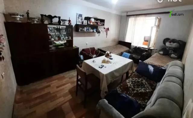 1 սենյականոց բնակարան Նիկողայոս Տիգրանյան փողոցում, 42 քմ, նախավերջին հարկ, քարե շենք