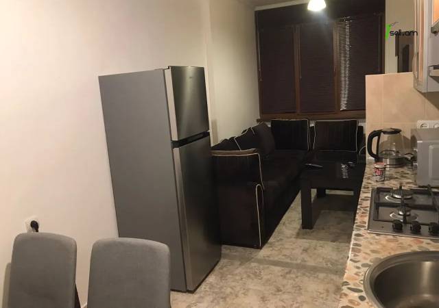 2 սենյականոց բնակարան Սարյանի փողոցում, 50 ք.մ., 2/5 հարկ, կապիտալ վերանորոգված, քարե շենք