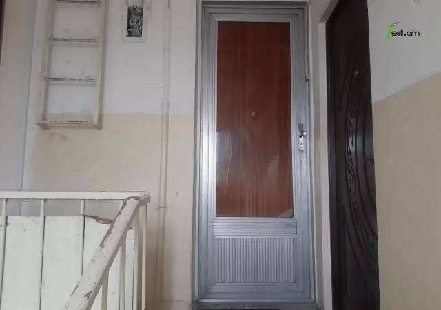 3 սենյականոց բնակարան Արցախի պողոտայում, 57 ք.մ., եվրովերանորոգված, քարե շենք