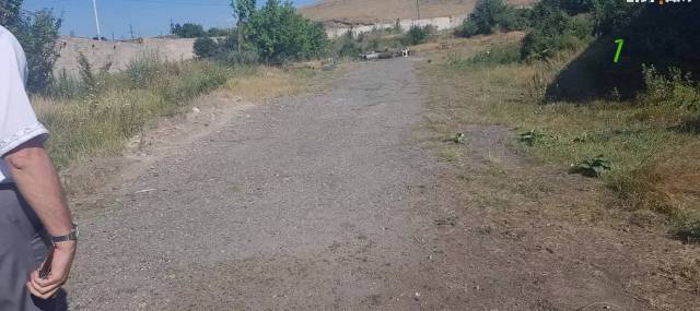 Հողատարածք հասարակական շինությունների համար Օղակային փողոցում Ալափարսում, 10,000 ք.մ.