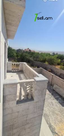 Երկու հարկանի տուն Ավանում, 240 ք.մ., 3+ սանհանգույց