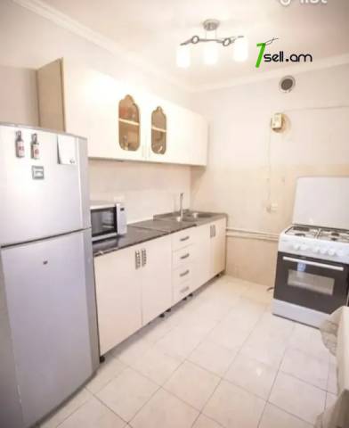 2 սենյականոց բնակարան, Մարգարյան 1-ին նրբանցք, 60 ք.մ., կապիտալ վերանորոգված, քարե շենք