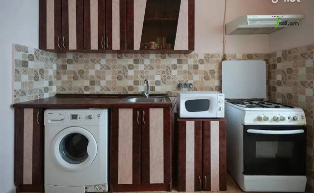 4 սենյականոց բնակարան Գալշոյան փողոցում, 74 քմ, եվրովերանորոգված, քարե շենք